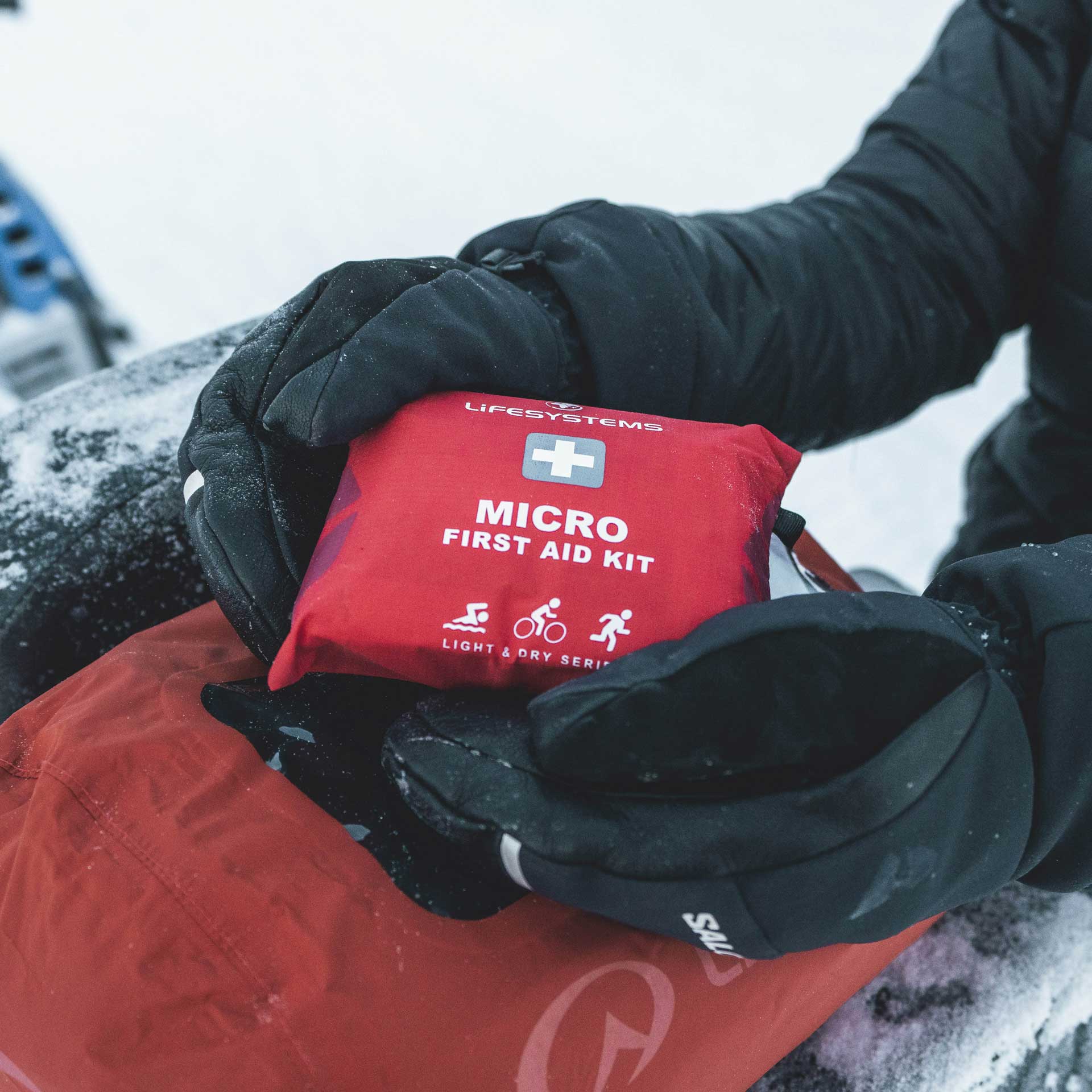 ight & Dry Micro First Aid Kit (UK Kit)