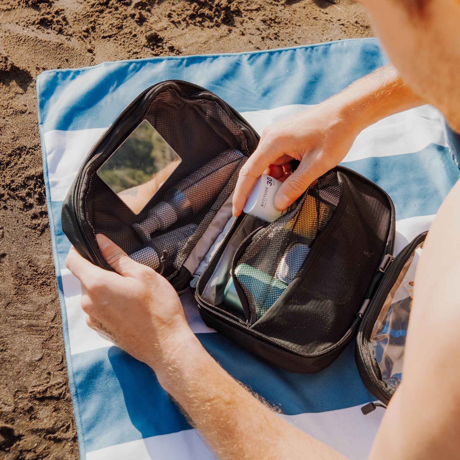 Folding Wash Bag - variant[Black]