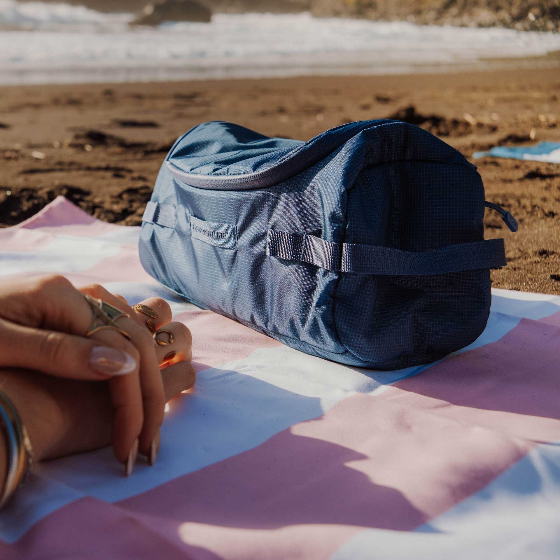 Barrel Wash Bag - variant[Blue]