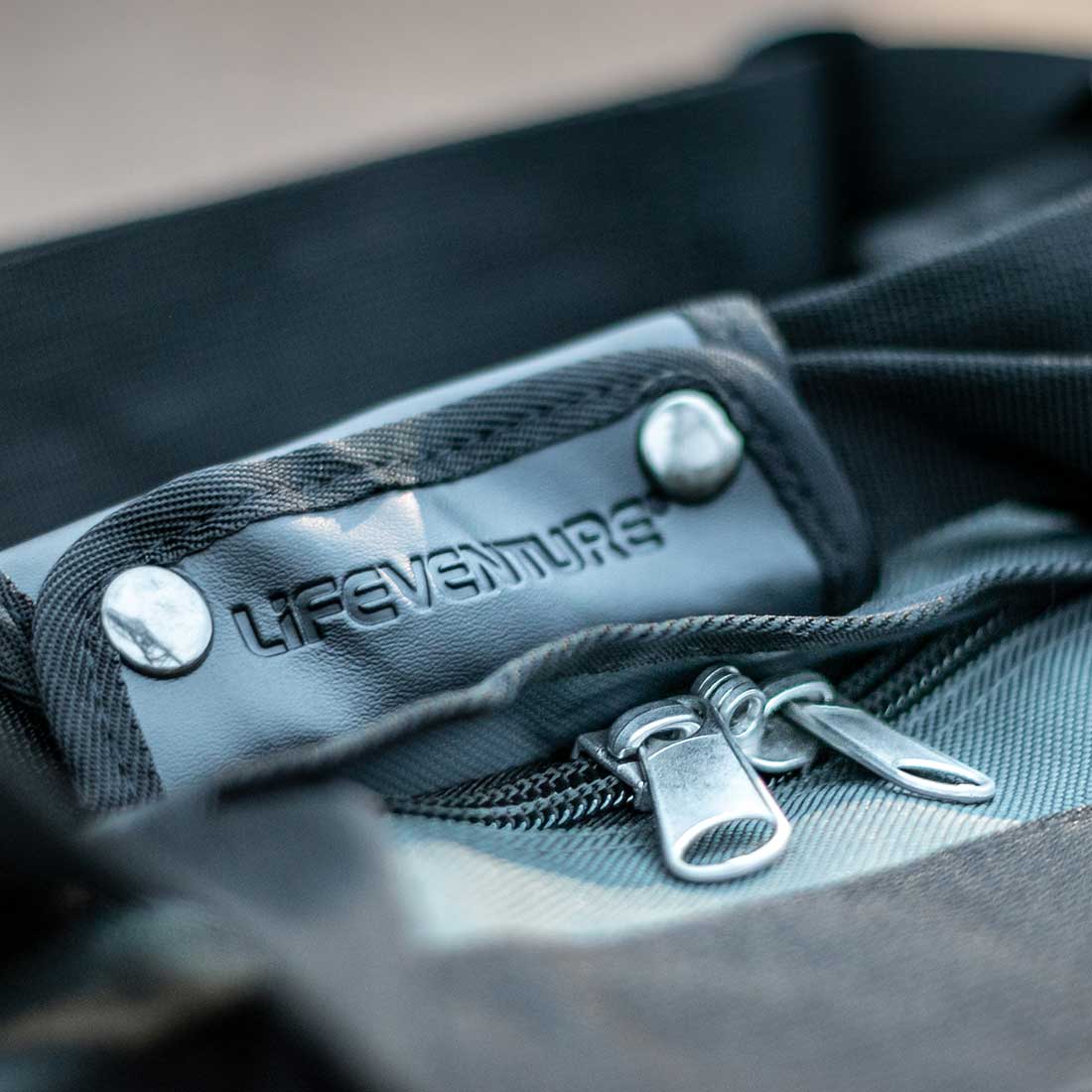 Expedition Wheeled Duffle Bag - variant[Black/Grey]